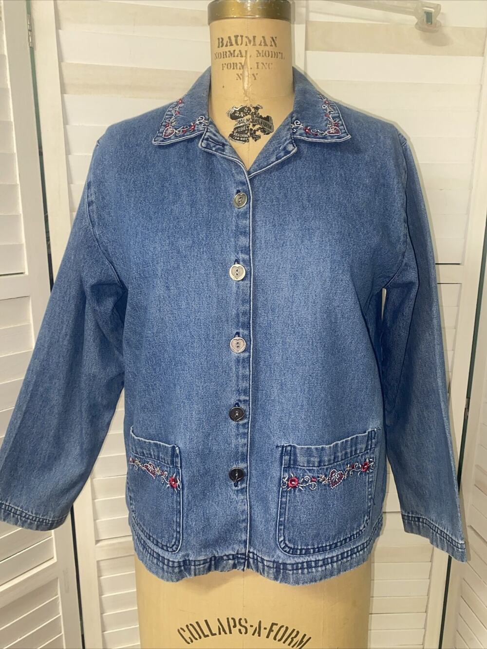 VTG 80s Blue Denim Embroidered Collar Button Up Long Sleeve Shirt Country Sz Med